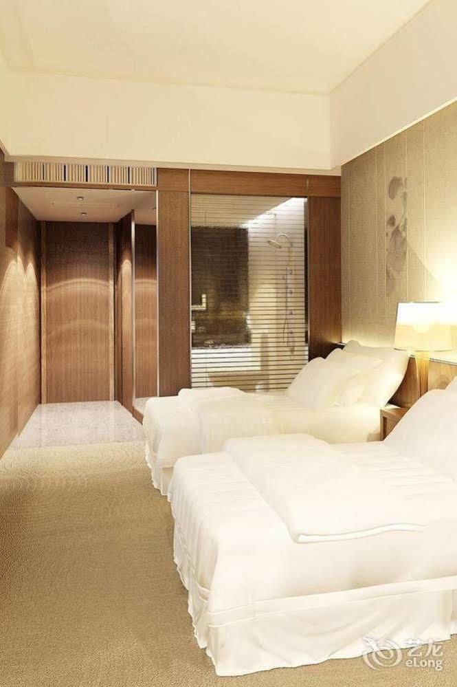 Fortune Century Hotel Csuhaj Kültér fotó
